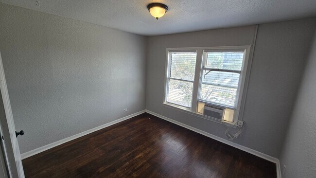 Building Photo - 407/409 Natalen Avenue