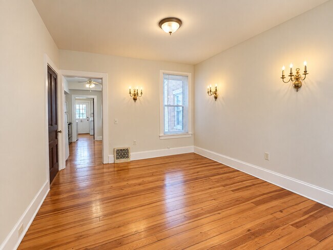 Building Photo - 127 N Liberty St