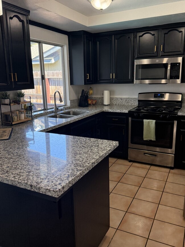 Building Photo - 4610 W Feemster Ave