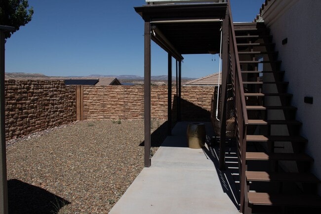 Building Photo - Unfurnished, 1-Year Long-Term Rental