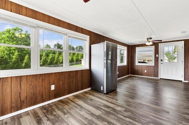 Sun Room - 1210 Stafford Dr