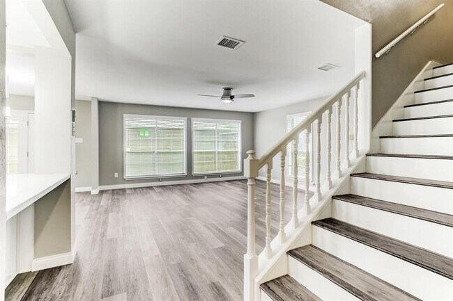 Building Photo - 727 Bunker Hill Rd