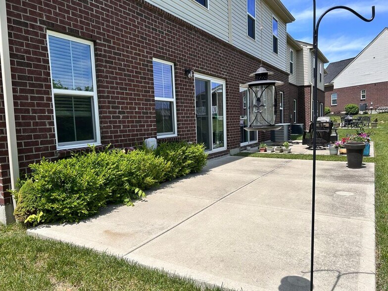 Building Photo - 4780 Kugler Ct