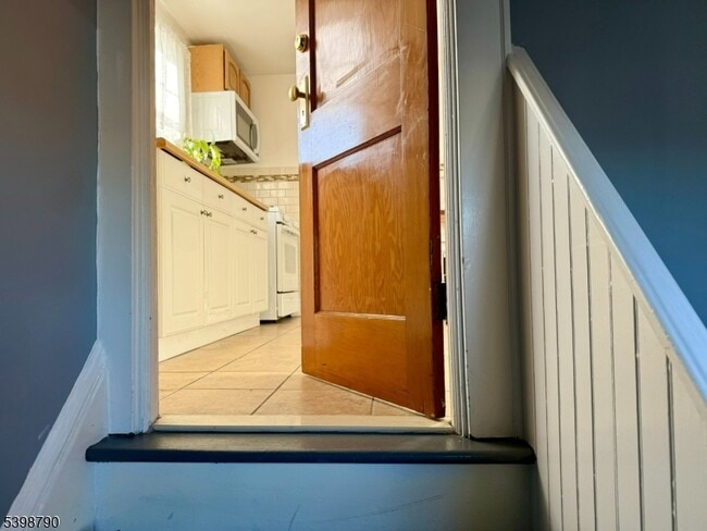 Building Photo - 19 Harding St