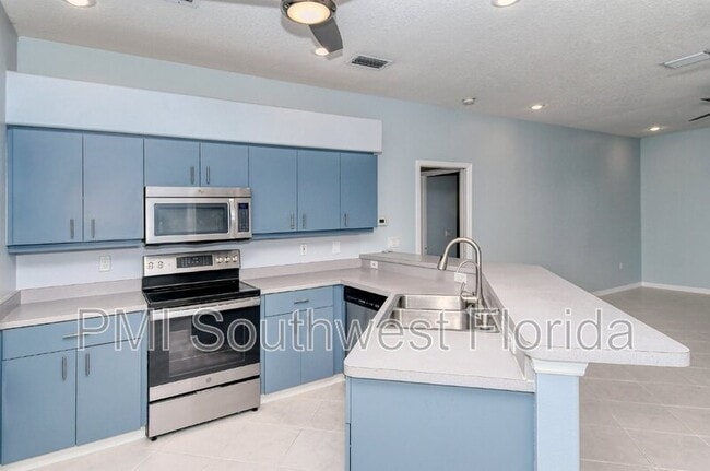 Building Photo - 607 Oak River Ct