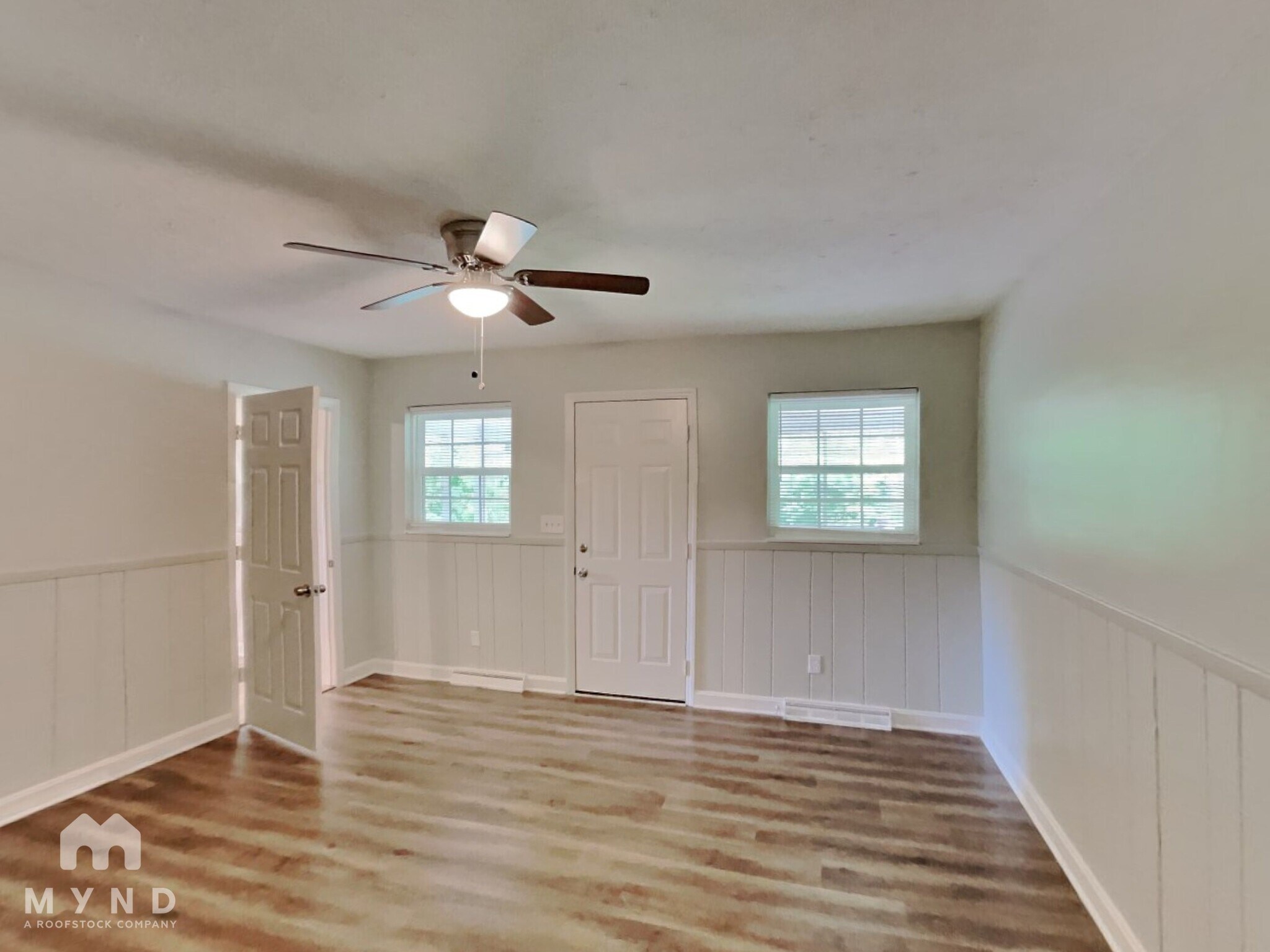 Building Photo - 5201 Pinebrook Dr