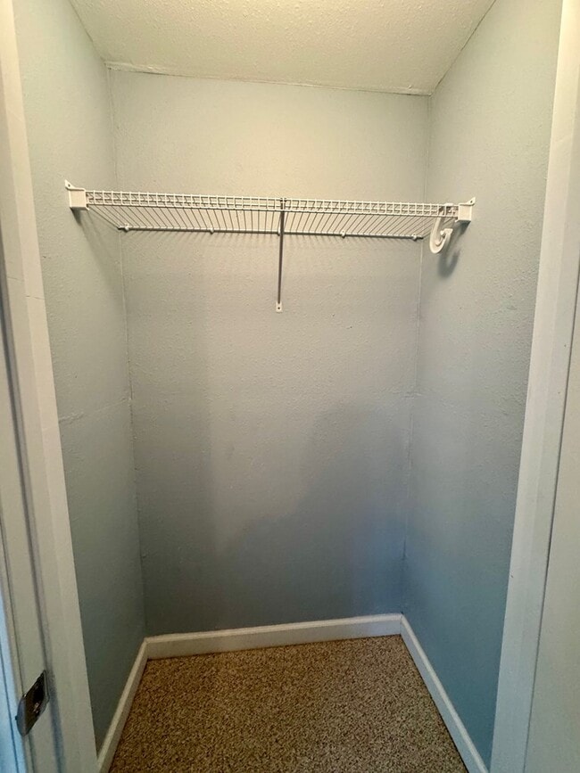 Building Photo - 208 Sawyer Ln