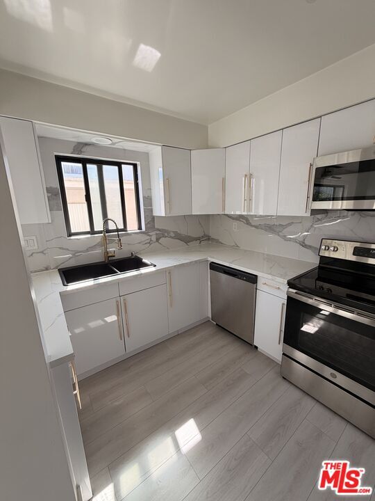 Building Photo - 1609 Veteran Ave