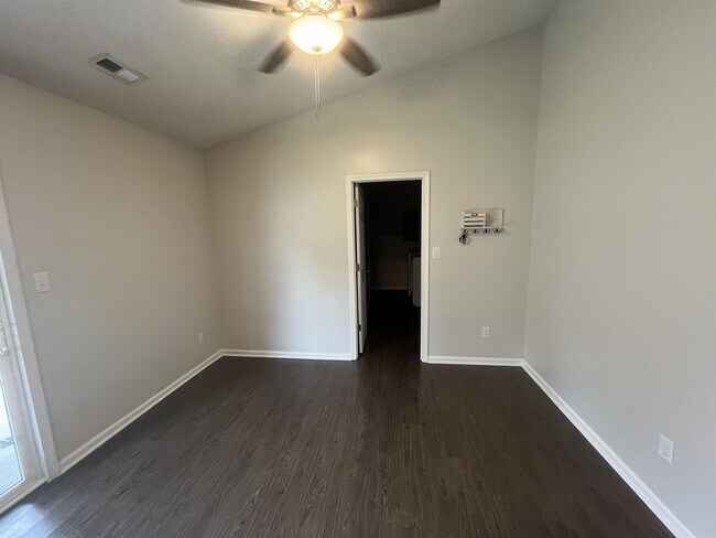 Building Photo - 3409 Woodbaugh Dr