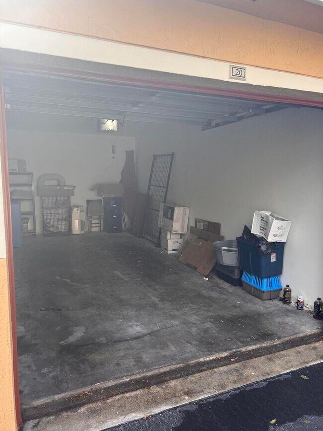 Building Photo - 1000 Scotia Dr