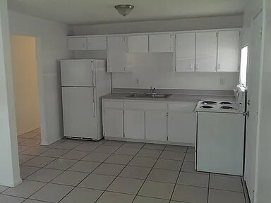 Building Photo - 1928 14th Ave S