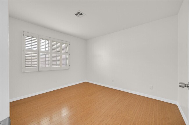 Building Photo - 313 Montcliff Ave