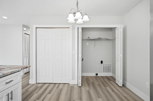 Building Photo - "Chic & Cozy 2-Bed Retreat with Granite Touches in Palm Coast!"