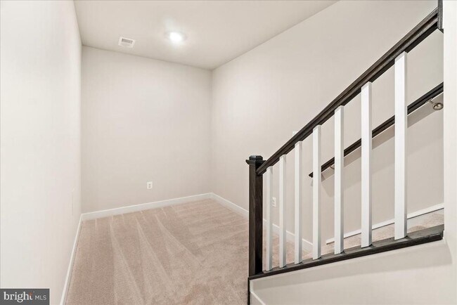 Building Photo - 10132 Lake Linganore Blvd