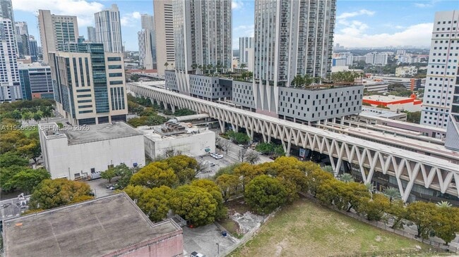 Building Photo - 11 NE 6th St