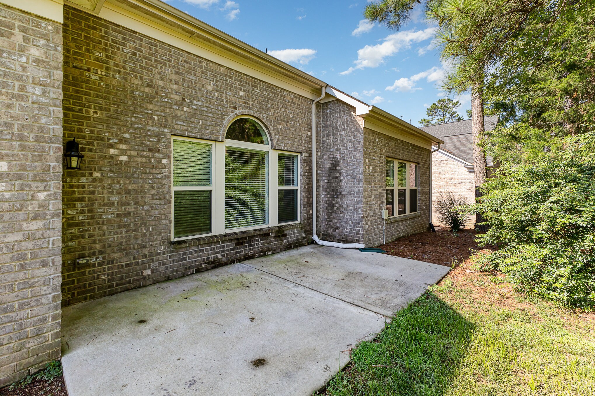 Building Photo - 9909 Woodland Watch Ct