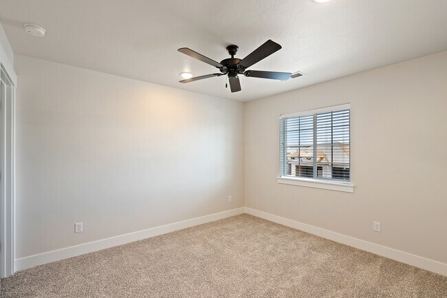 Building Photo - 4497 N Girasolo Ave