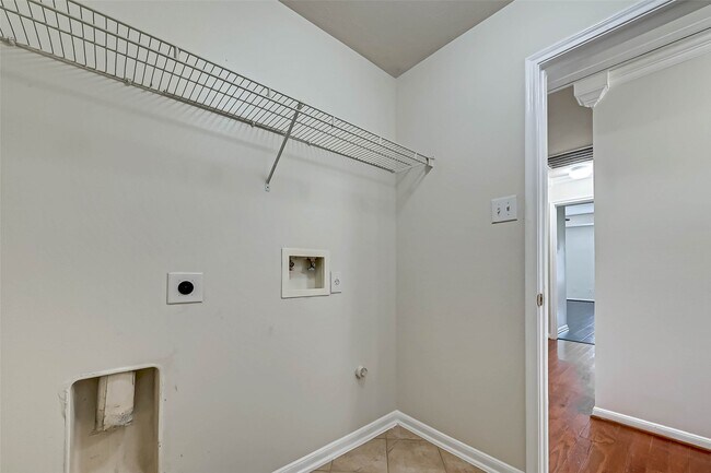 Building Photo - 9006 N Jewel Bend Ln