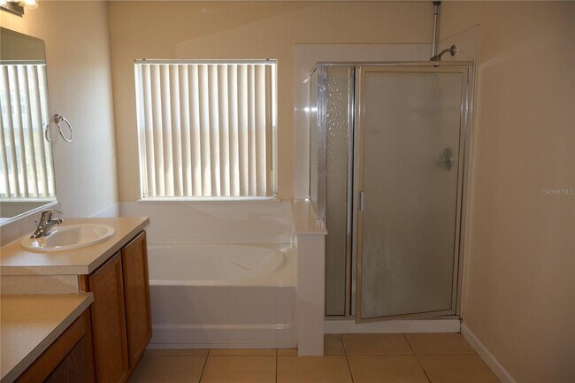 Building Photo - 4013 SW 51st Ct