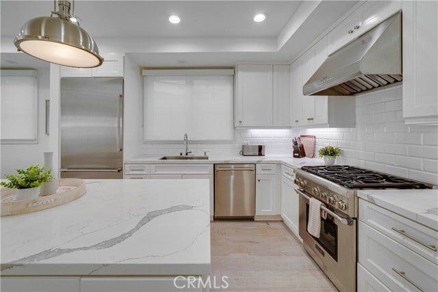 Building Photo - 608 Heliotrope Ave