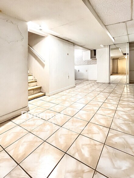 Building Photo - 6901 Heyden St