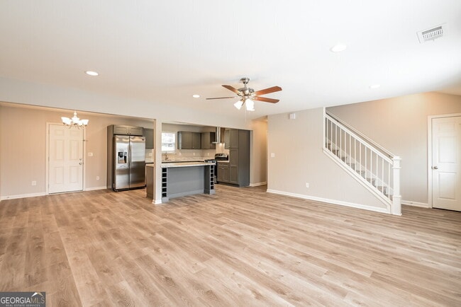 Building Photo - 6662 Wildwood Ct