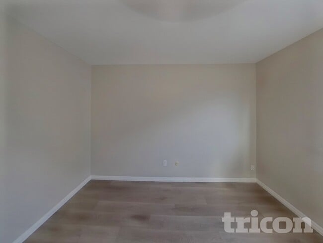 Building Photo - 1103 Livingston Ave