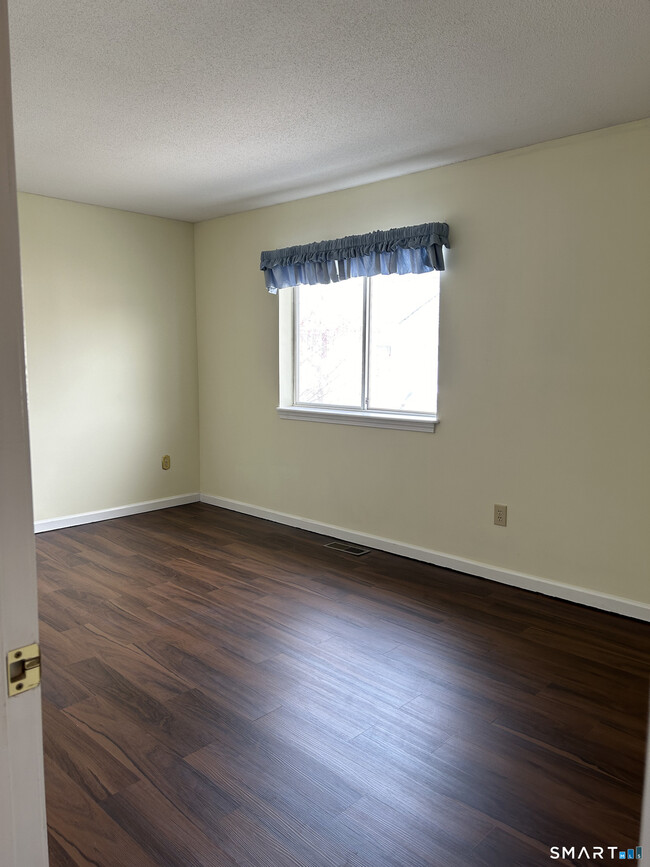 Building Photo - 10 South St