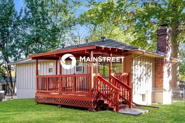 Building Photo - 3 Bedroom Pet-Friendly Home in Blue Springs, MO with Main Street Renewal