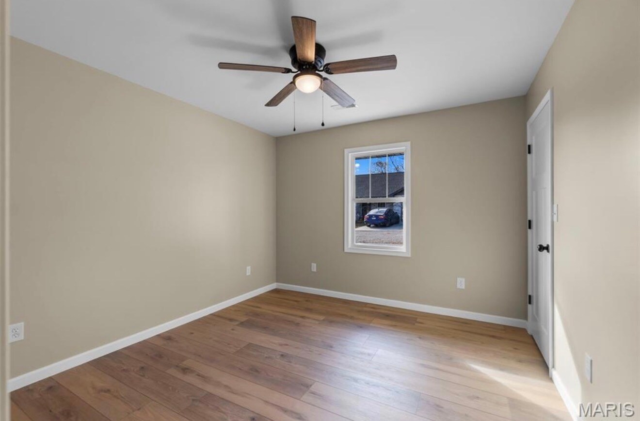 Building Photo - 231 Cedar Cir