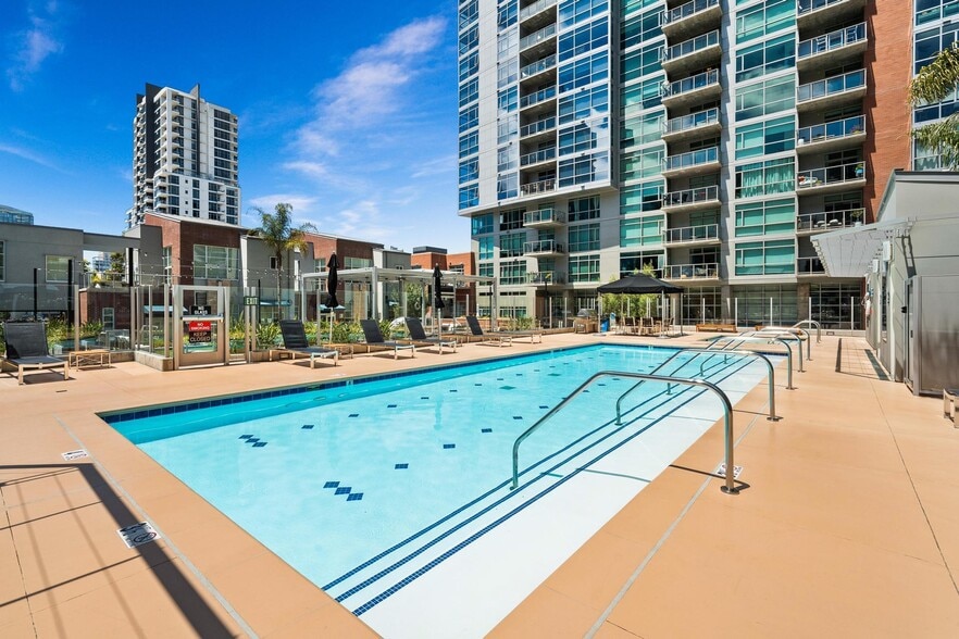 Building Photo - 800 The Mark Ln