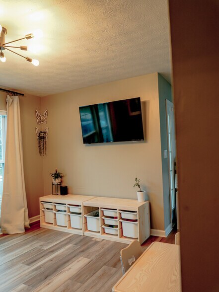 Building Photo - 2264 Ferndown Dr