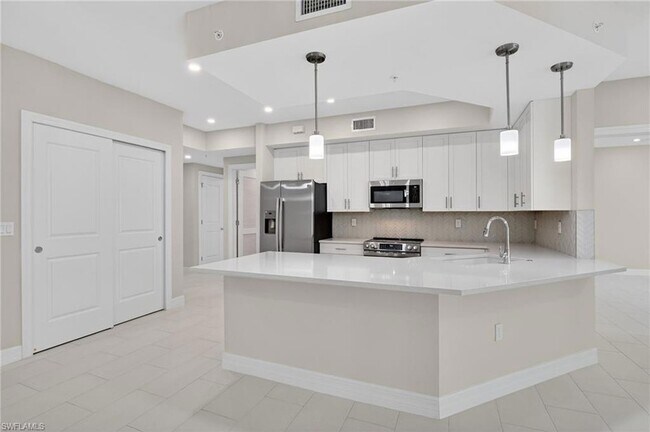 Building Photo - 286 Indies Dr E