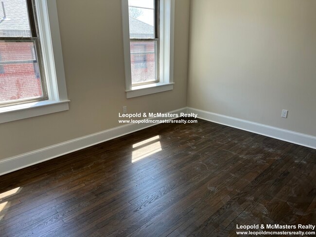 Building Photo - 114 Longwood Ave
