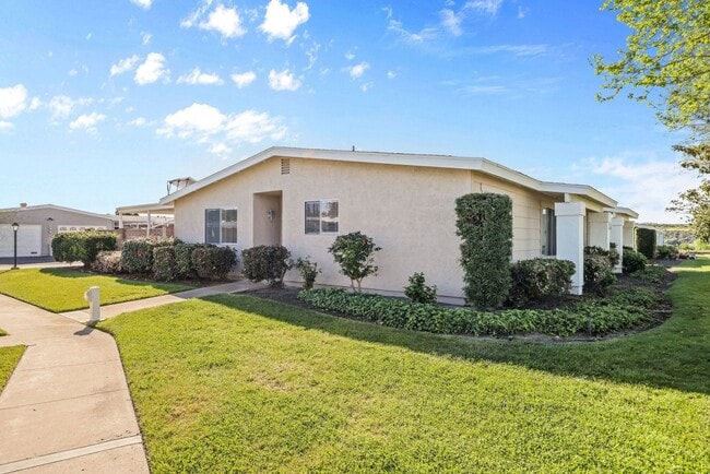 Building Photo - Wonderful Location & Value in Oceana 55+ Community