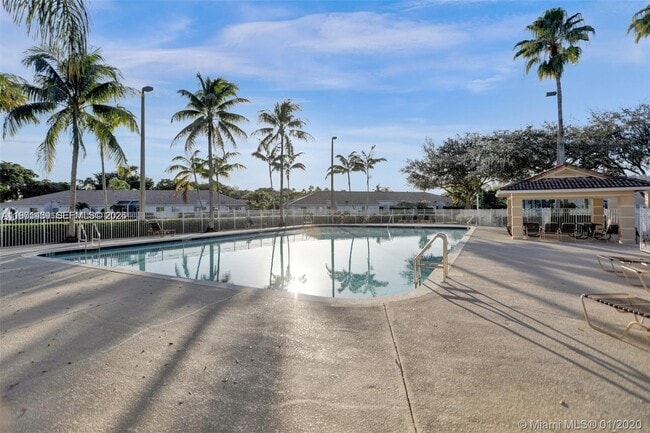 Building Photo - 11688 SW 17th Ct