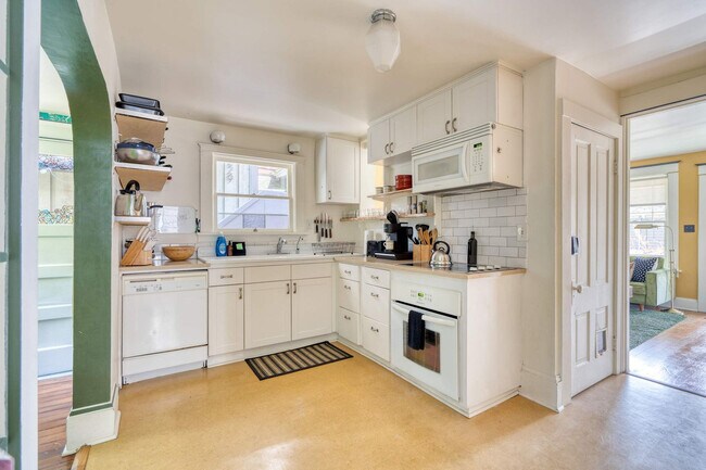 Building Photo - 1235 N Prescott St