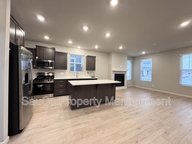 Building Photo - 8309 SE Crescent Dr