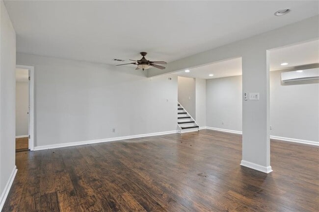 Building Photo - 263 Mountainview Cir