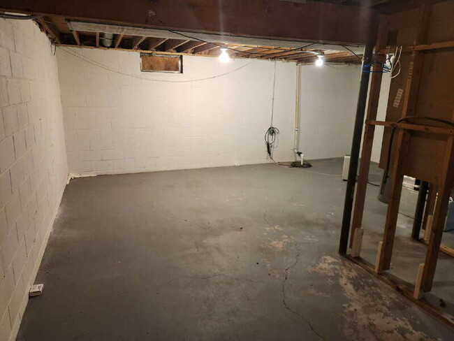 Building Photo - 122 Mckinley Ave