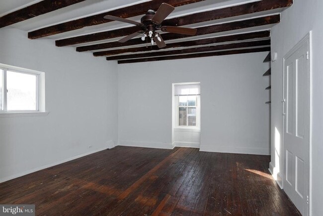 Building Photo - 633 N 3rd St