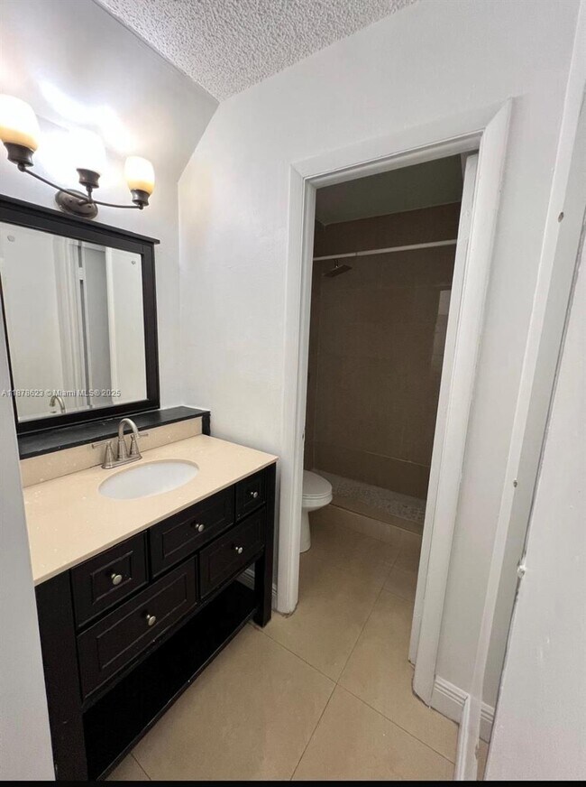Building Photo - 850 SW 129th Pl