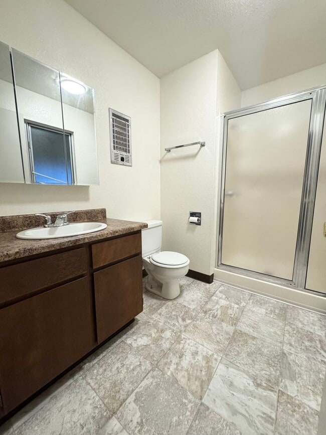 Building Photo - Spacious Home in S. Redding w/ New Upgrades