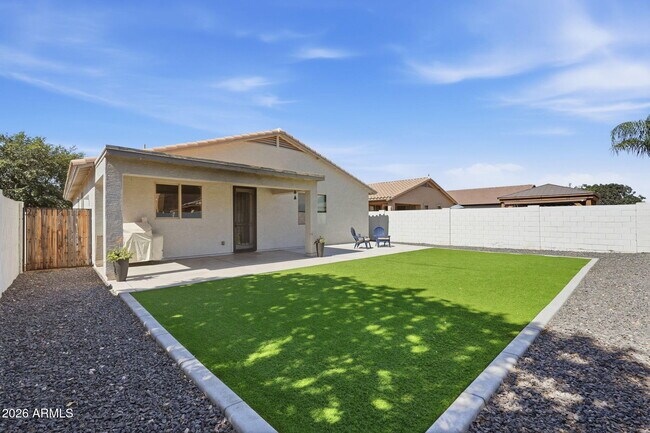 Building Photo - 1630 W Paisley Dr