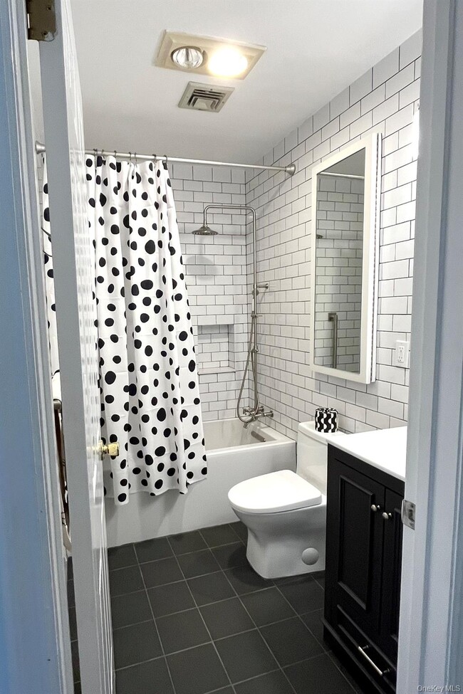 Building Photo - 7 Carroll Blvd