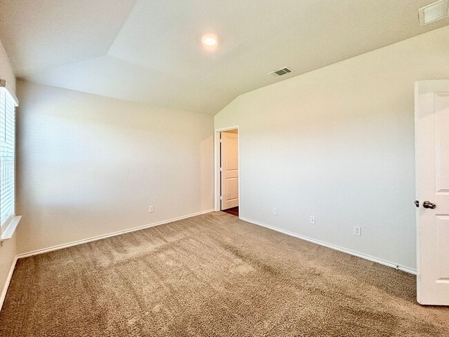Building Photo - Welcome home to this Charming smart home f...