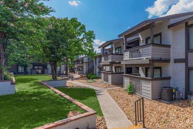 Building Photo - The Reserve at Lake Highlands