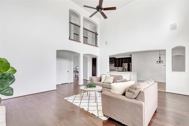 Building Photo - 630 Carriage View Ln