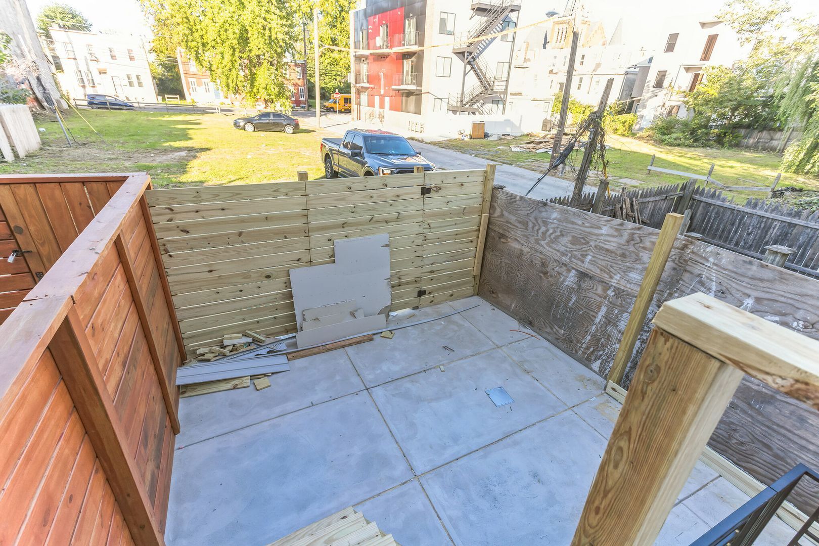 Building Photo - 812 N Holly St