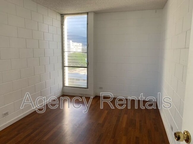Building Photo - 2714 Kahoaloha Ln